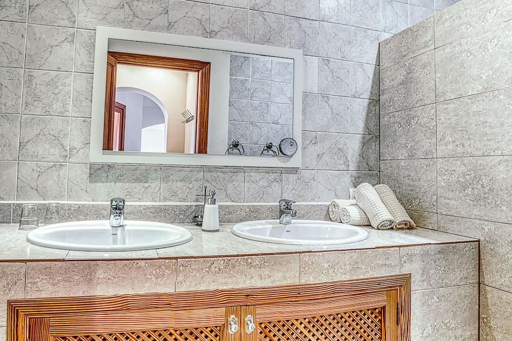 Weingut & Davero Hotel Binissalem